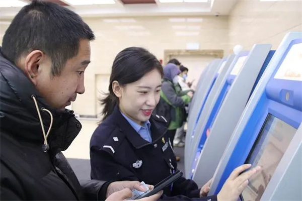 冰城公安提供高效服務 出入境辦證同比增長740.6%