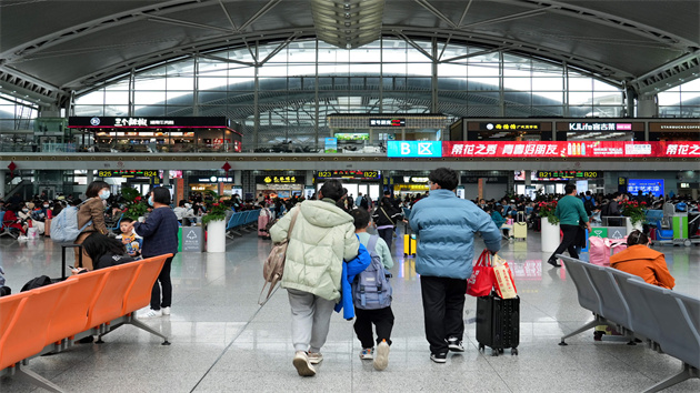 元宵節短途客流增長 6日將迎學生返程高峰