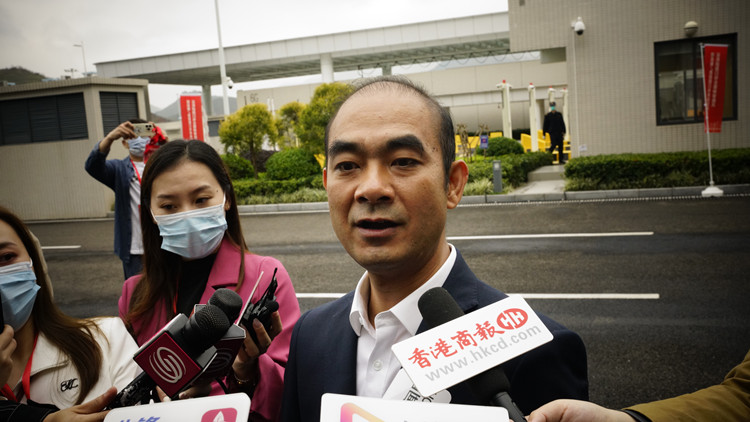 有片｜蓮塘／香園圍口岸首次啟用旅客通關服務