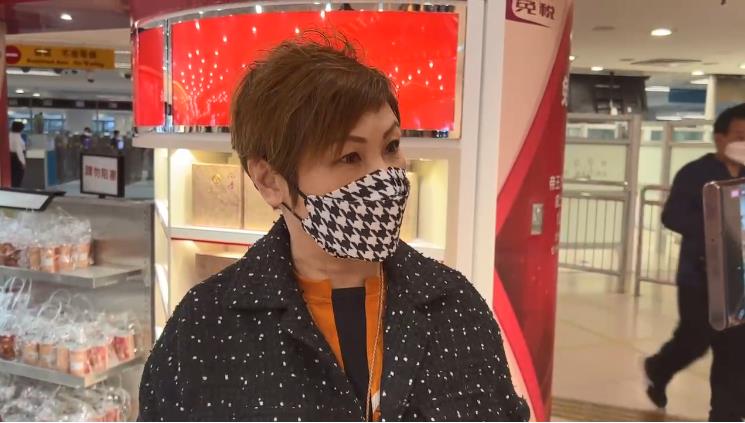 有片｜羅湖免稅店老闆：客流量已經很大  人均消費千蚊左右