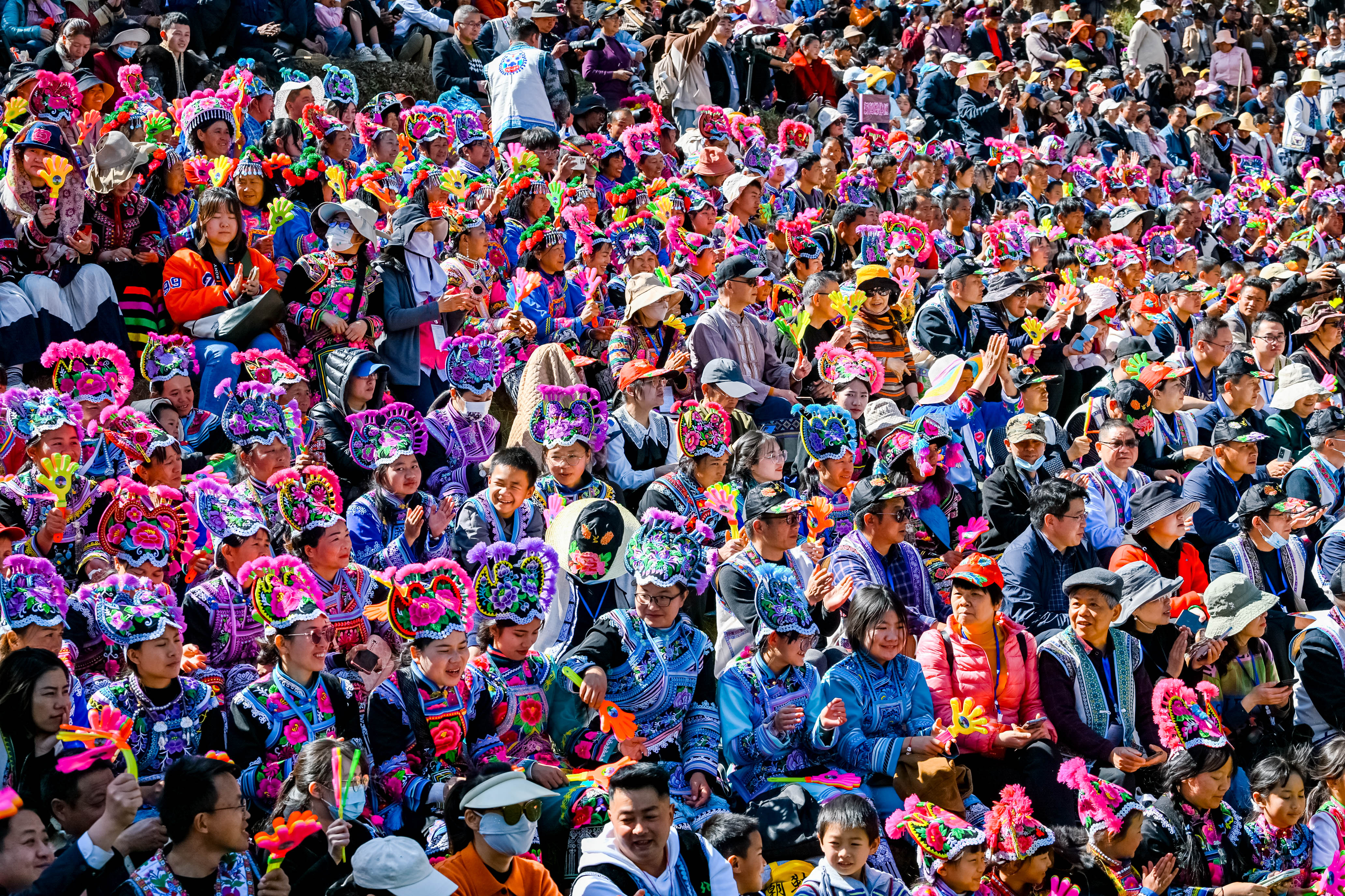 雲南永仁：千年賽裝情意濃   鄉村T台鬧元宵