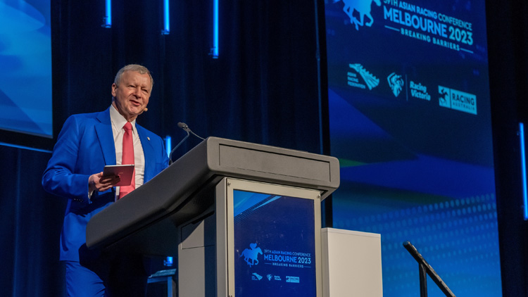 應家柏主持亞洲賽馬會議揭幕 帶領業界應對挑戰衝破障礙