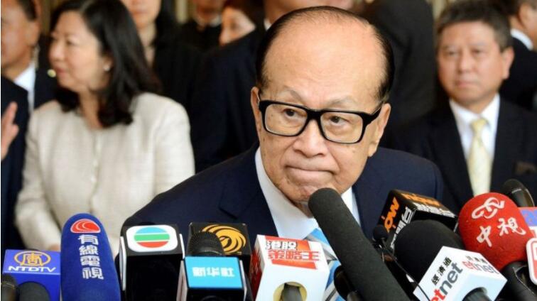 李嘉誠減持Zoom套現逾21億 股價過去1年累挫四成