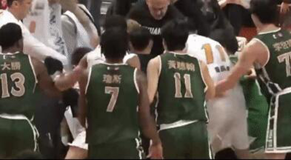 中國台灣聯賽爆發大規模衝突 霍華德等12人遭驅逐