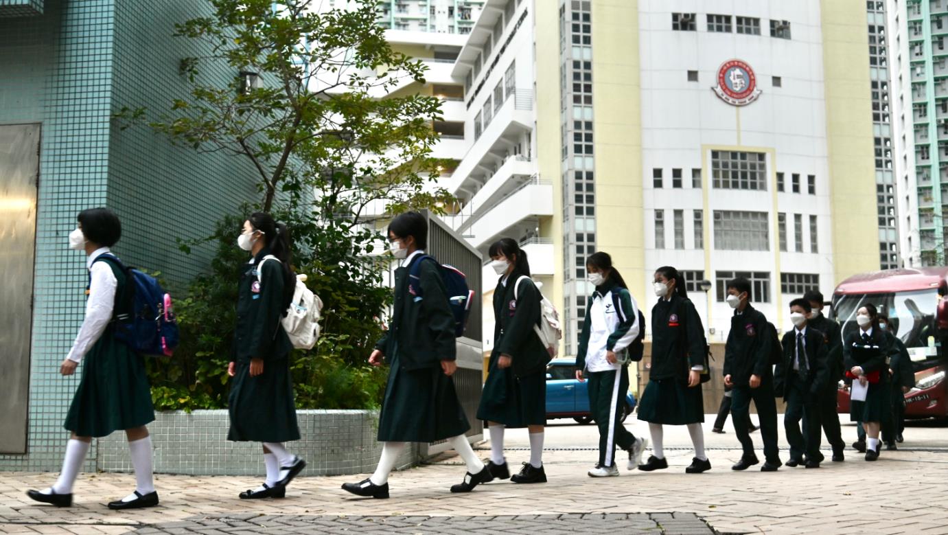跨境小學生今起回港上課 政府籲加倍留意學生心理狀況
