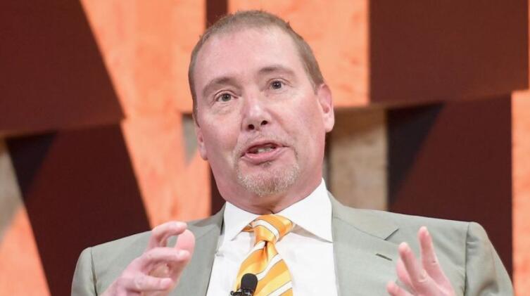 新債王岡拉克：已為硬着陸作準備 勿忽視孳息曲線倒掛