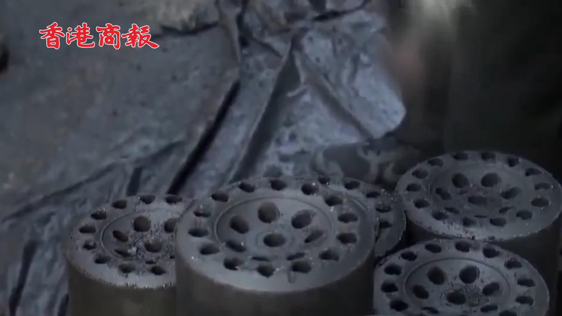 有片 | 韓為防自殺禁產蜂窩煤遭批 韓網民：為防跳橋自殺把漢江大橋拆了吧