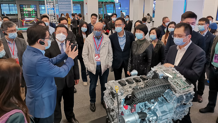 香港傳媒高層訪粵｜參訪團參觀考察比亞迪 讚國產製造力讓人自豪