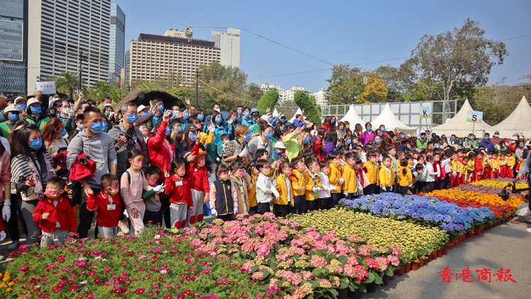 圖集｜香港花卉展覽將於下月復辦 逾千名學生協助鑲嵌大型花壇
