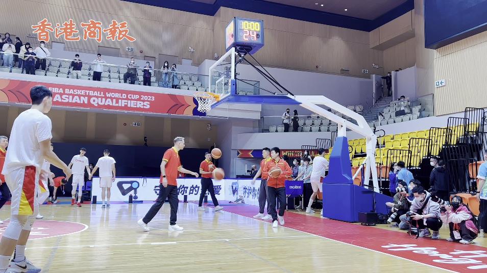 有片丨【現場直擊】國家男籃今午迎戰伊朗 現正進行賽前熱身