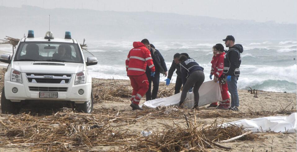 【追蹤報道】意大利偷渡船沉沒增至逾50死 總理深切哀悼