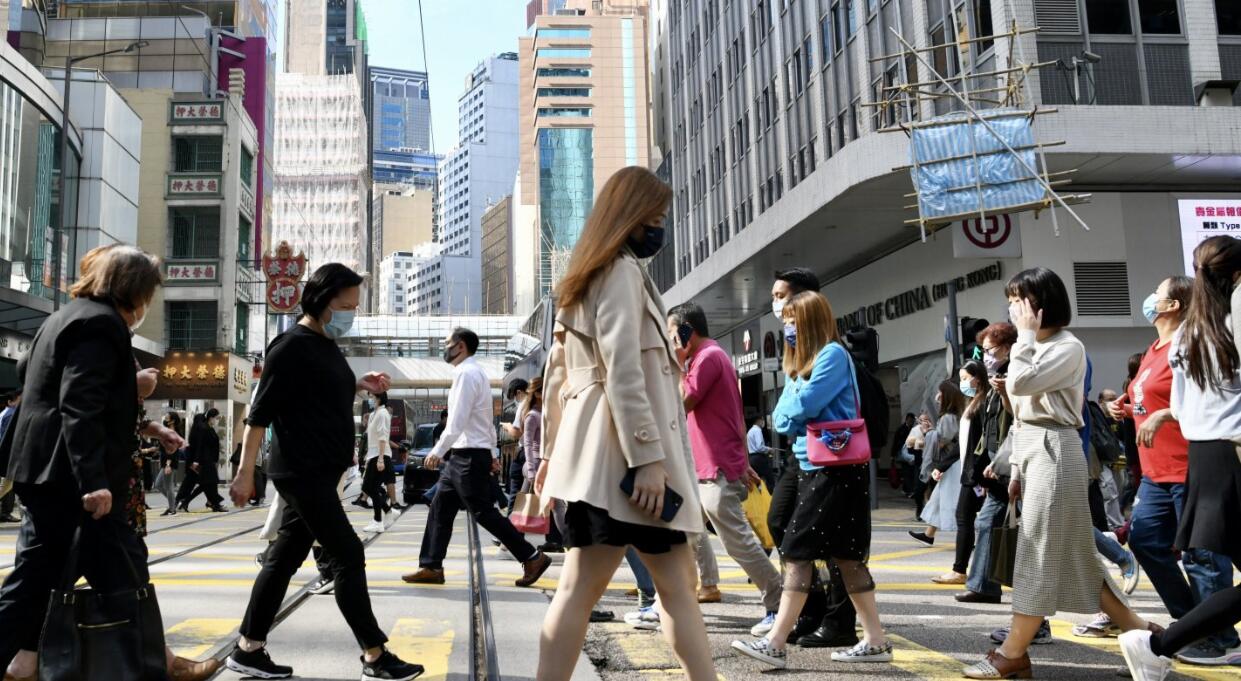 去年第四季家庭入息中位數增至2.89萬 失業人數回落至12.6萬