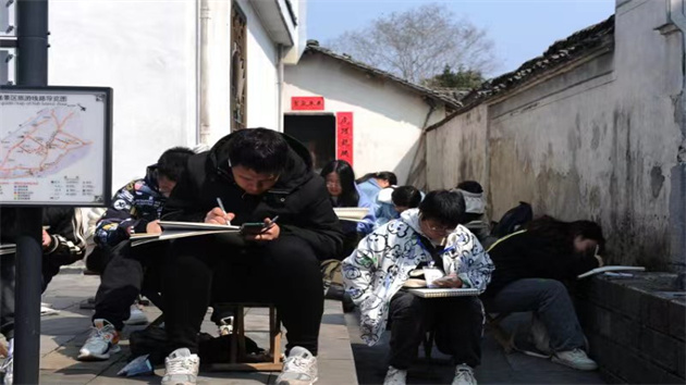 「寫生經濟」升溫   皖黟縣西遞鎮研學游新品受捧