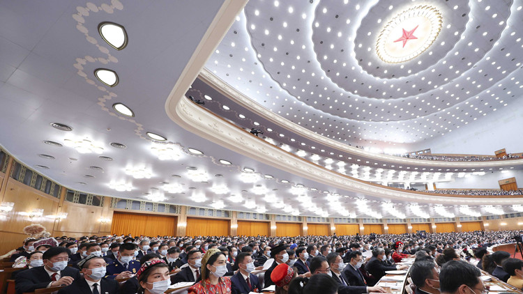 香港青年聽政府工作報告：真切感覺祖國強大