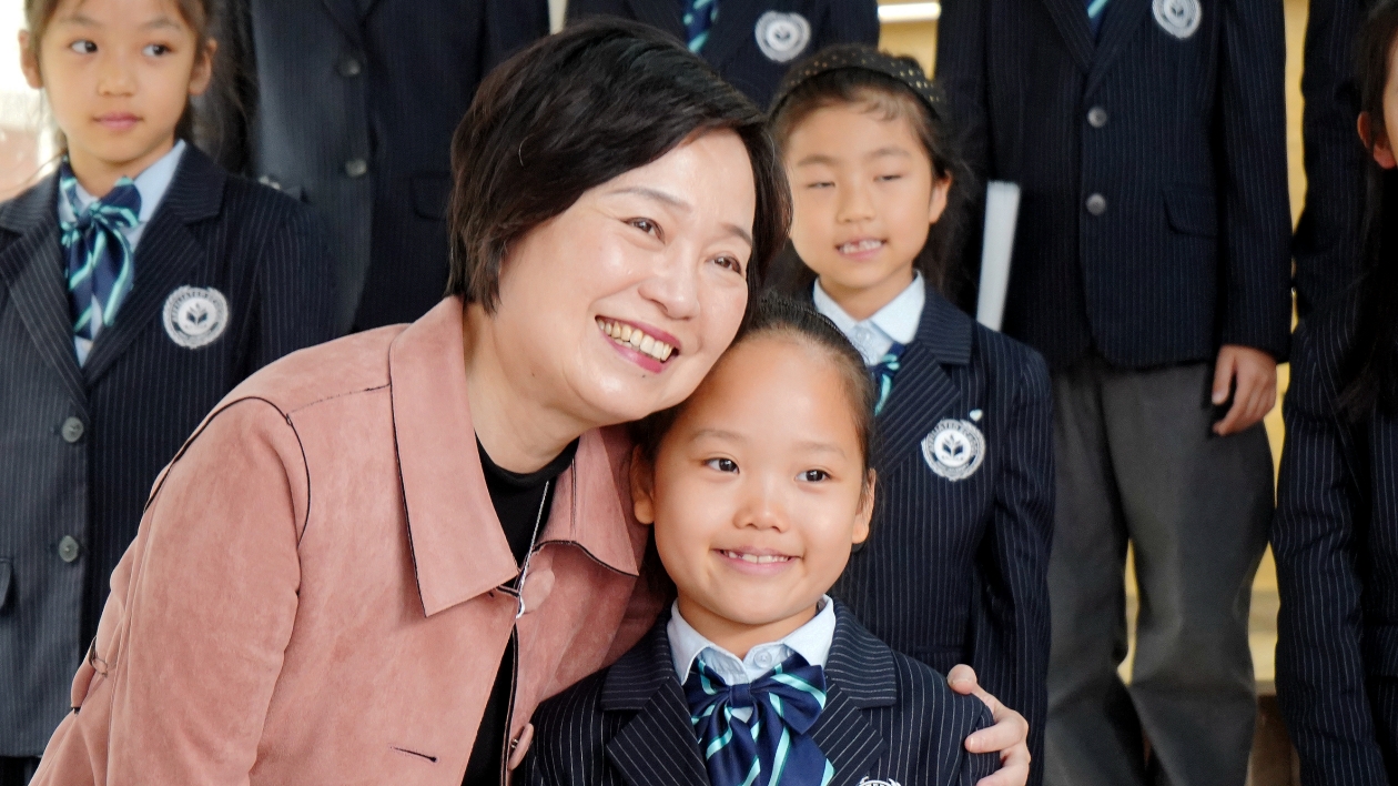 有片∣香港教育局長蔡若蓮到訪暨大港澳學校