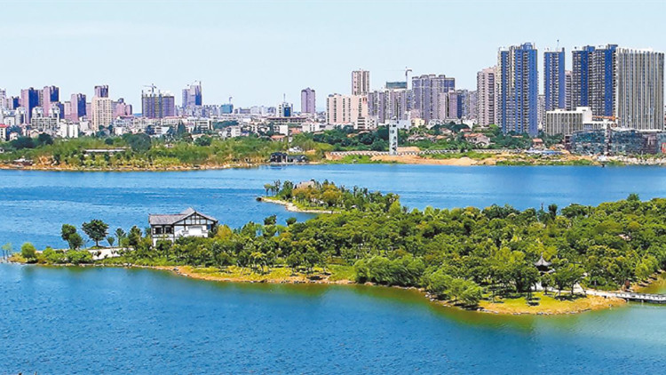 以文塑城 以文興業 專訪全國人大代表、黃岡市委書記李軍傑