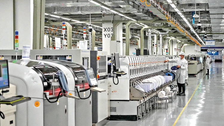 全國人大代表和政協委員為製造業發展「支招」 依靠製造業「當家」 實現「製造」變「智造」