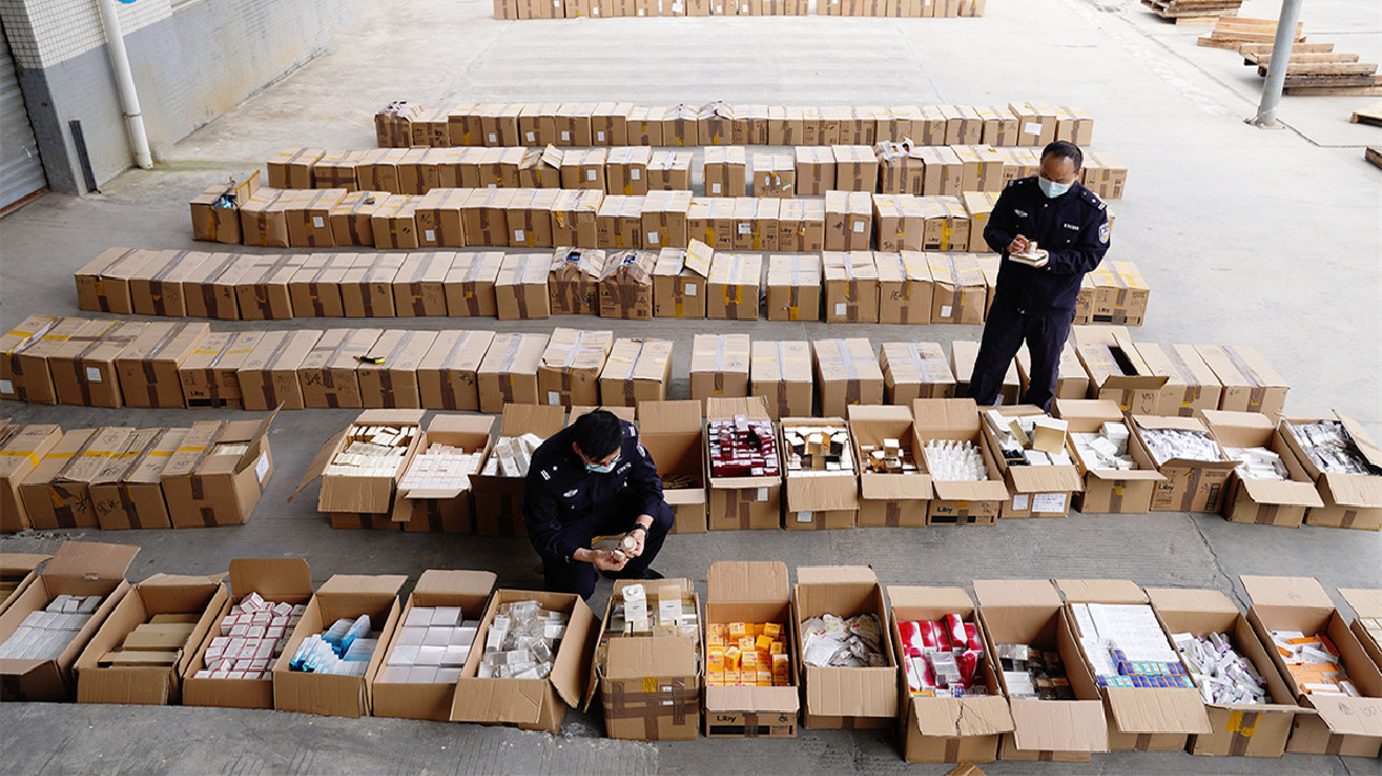 拱北海關破獲「水客」團夥走私1.25億元化妝品案