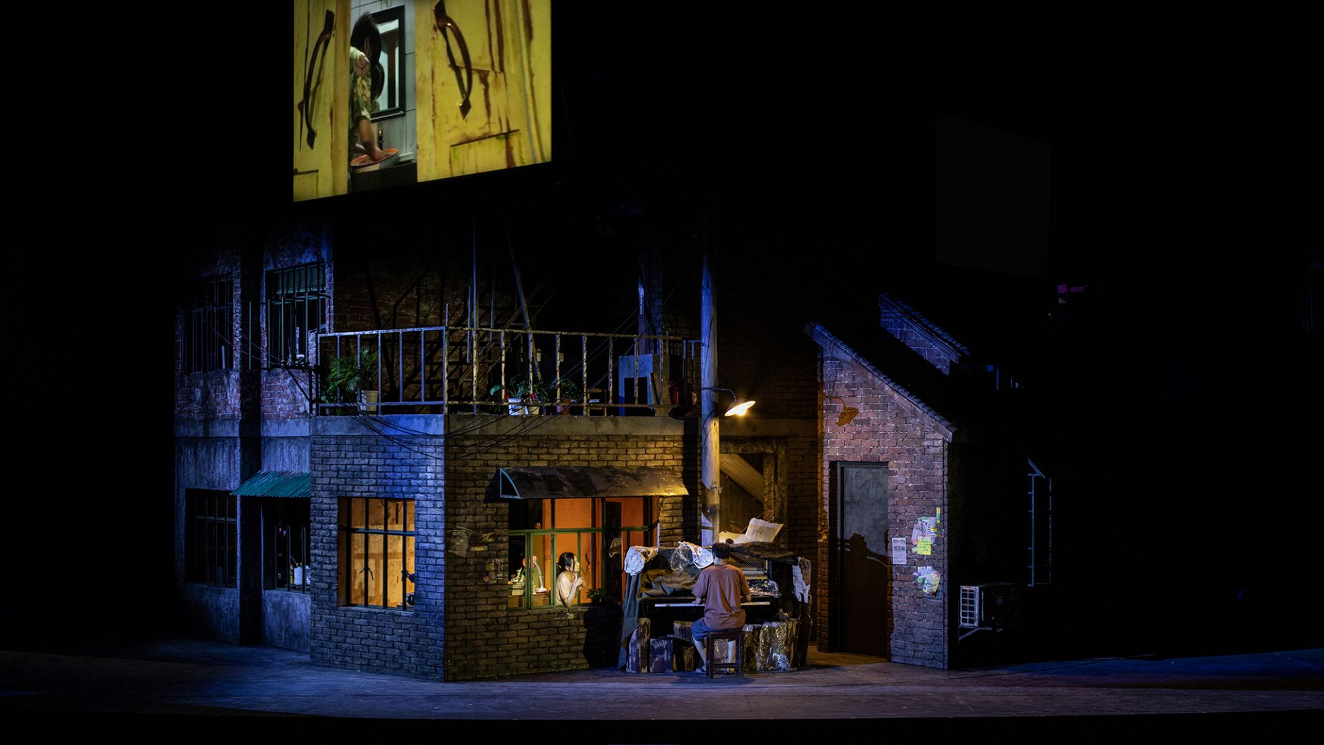 360°沉浸式舞台  高口碑懸疑佳劇《深淵》深圳獻演