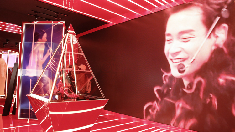 有片｜張國榮離世廿載卻從未遠離 紀念預展提前重溫「哥哥」風采