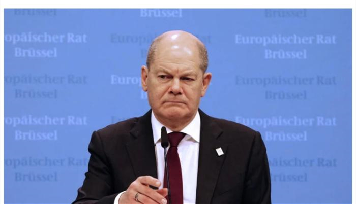 蒙面男子夜闖入德總理住所大樓，朔爾茨當時正在……