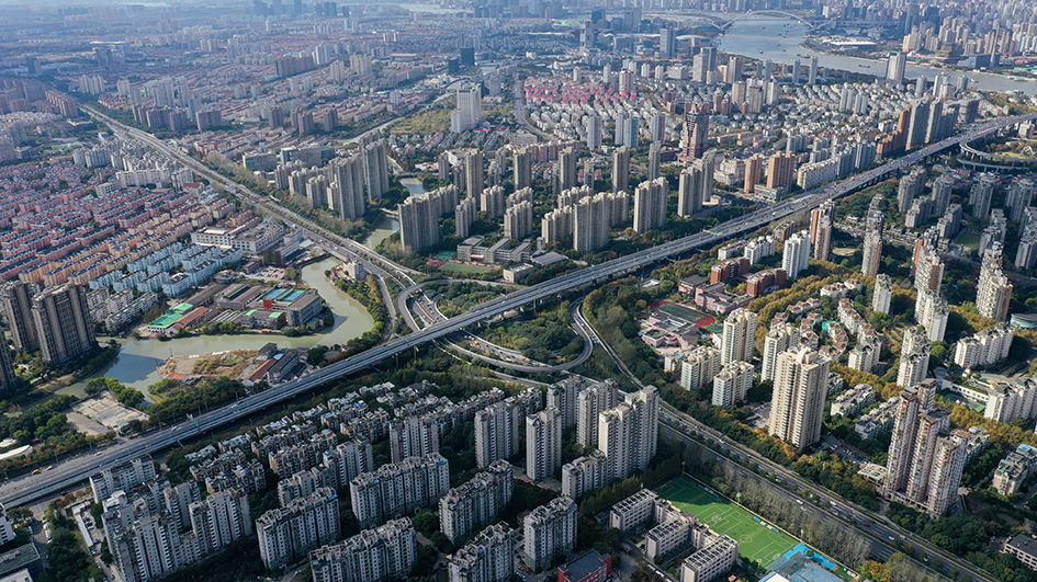 因城施策 樓市鬆綁 內地房貸利率處低位