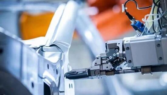 中國製造業規模連續13年全球第一