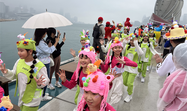 維港復活節帽子巡遊 讓市民共享親子樂