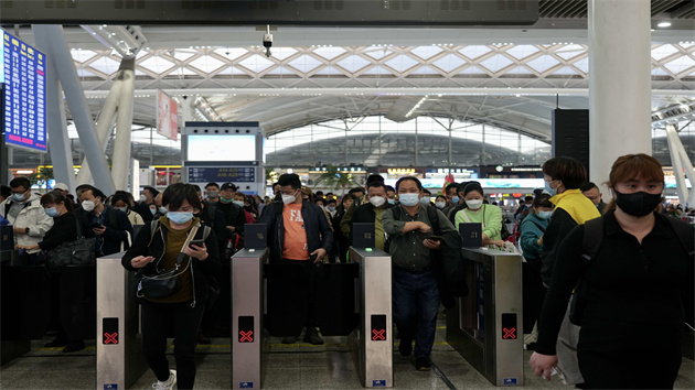 清明客漲 廣鐵連續三天發送旅客破180萬人次