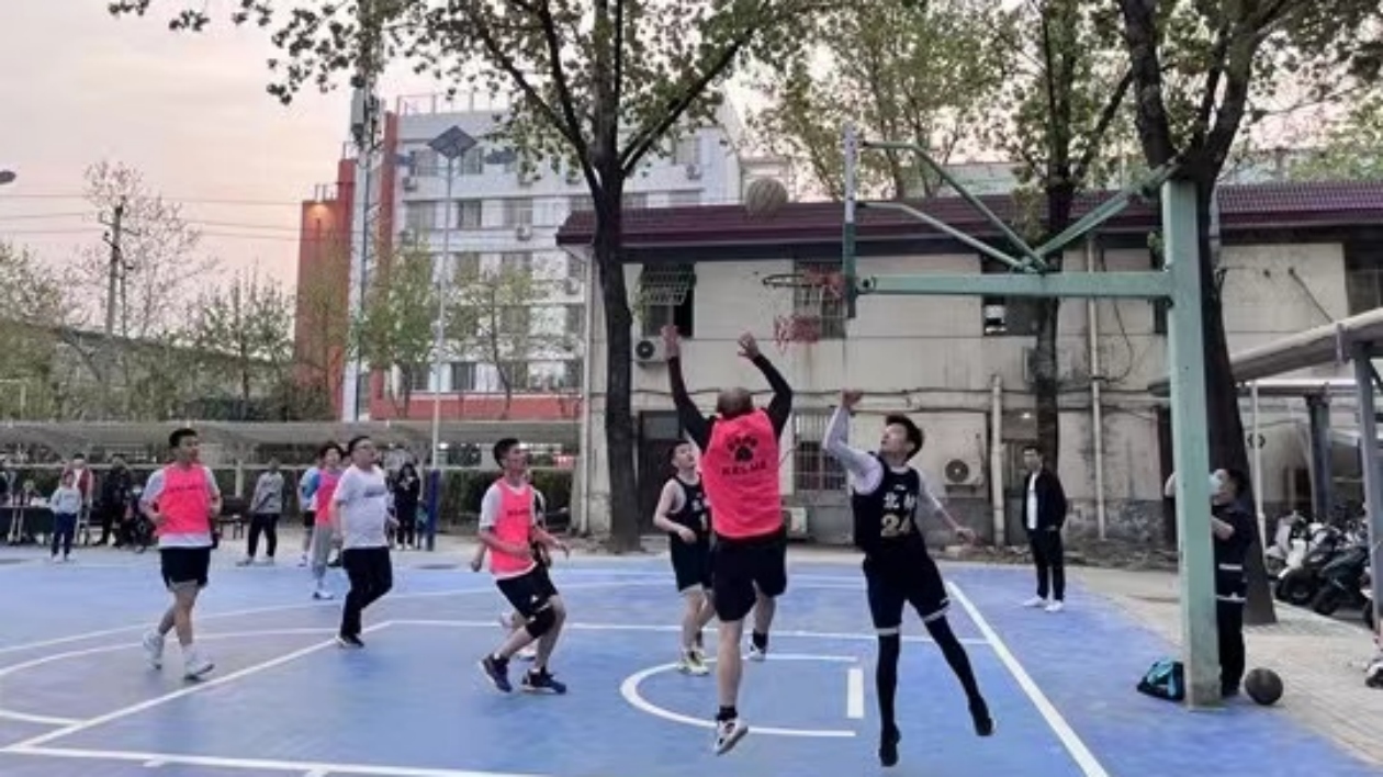 鄭州市廣電社區舉辦首屆「育星杯」籃球賽