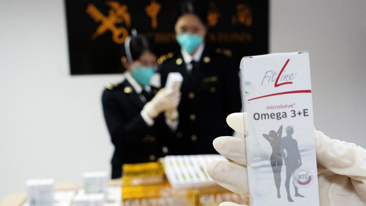 港珠澳大橋海關連續查獲利用旅行團走私物品