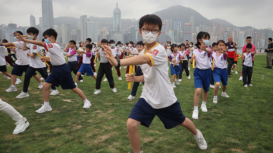 圖集｜老幼齊集西九舞雙節棍 傳承守護國家安全的公民責任