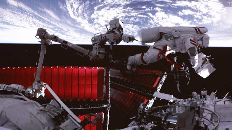 刷新紀錄！神舟十五號乘組完成四次出艙活動 