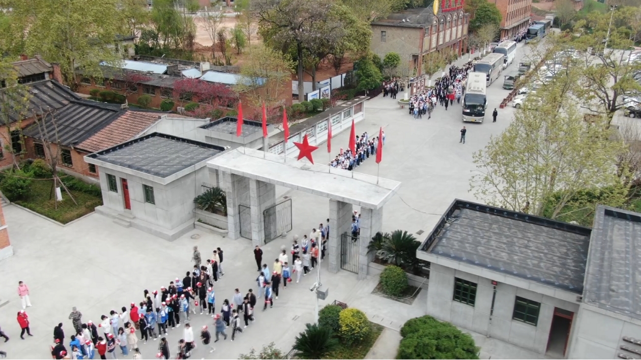 四川梓潼縣：「五一」小長假 景區遊客爆棚