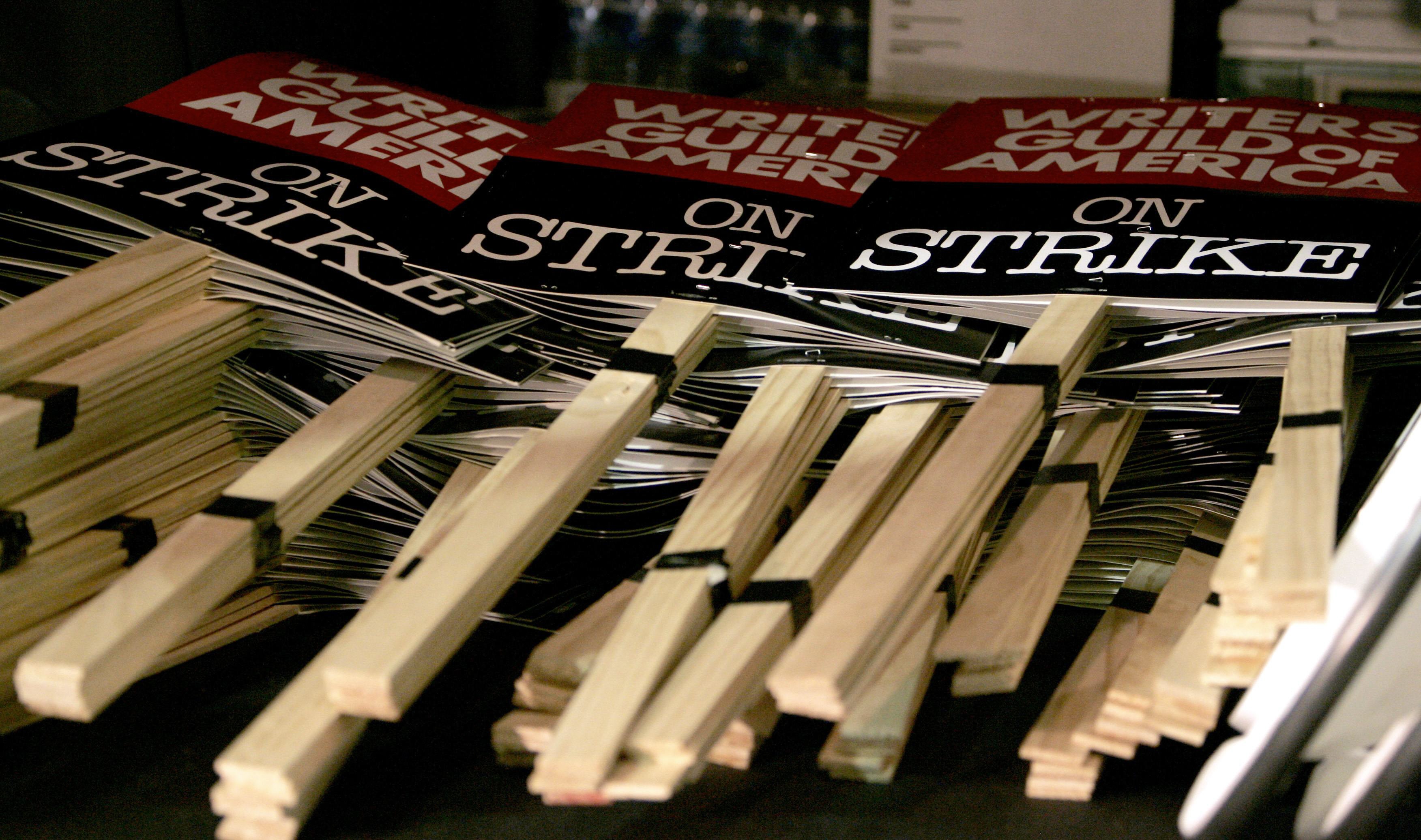 美國編劇工會罷工  多個節目停止製作