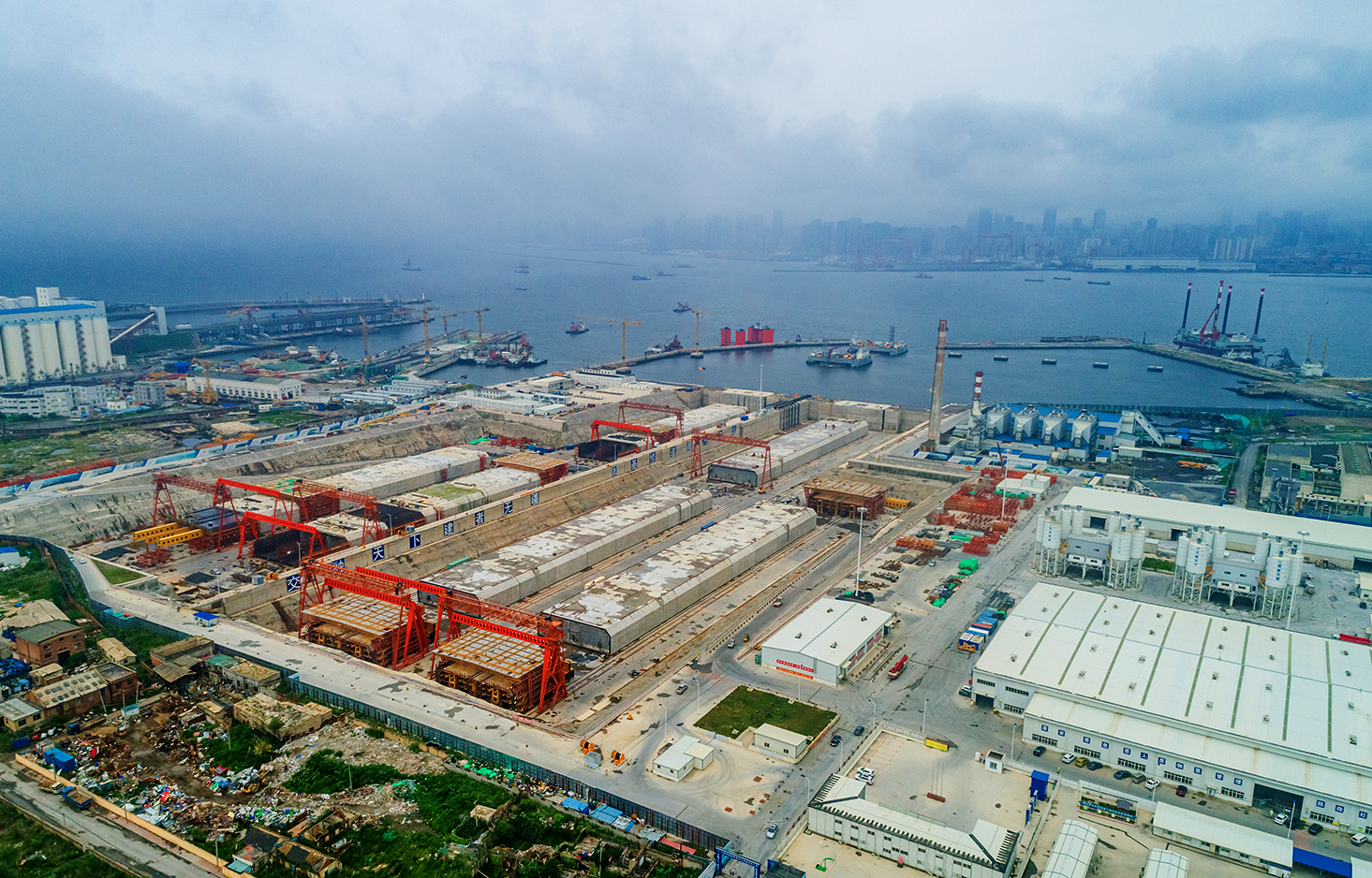 港珠澳大橋建設者再創佳績，大連灣海底隧道順利建成通車