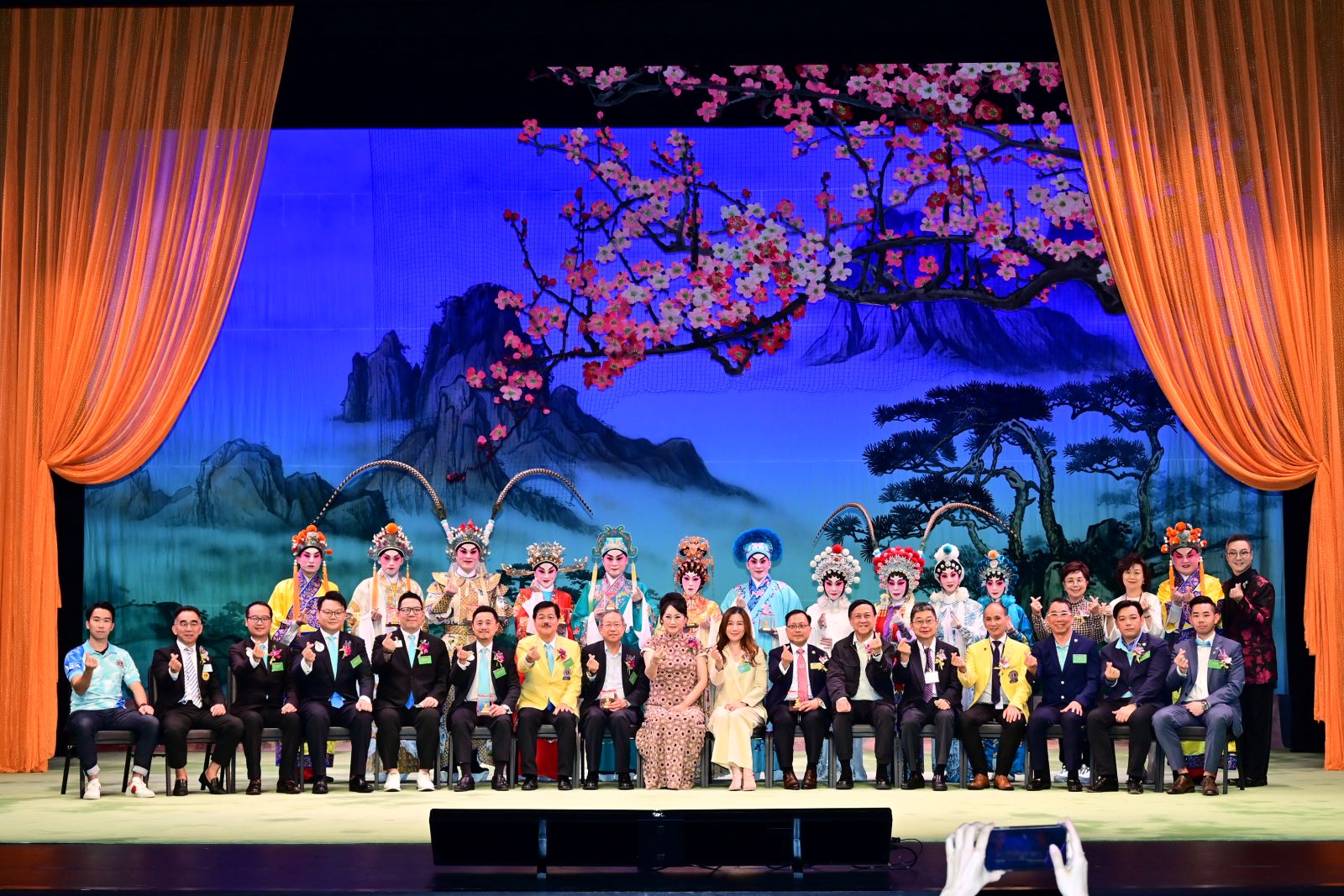 愛心折子戲慈善夜座無虛席