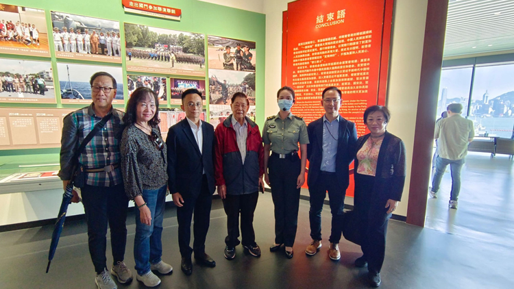 民建聯率團參觀駐香港部隊展覽中心