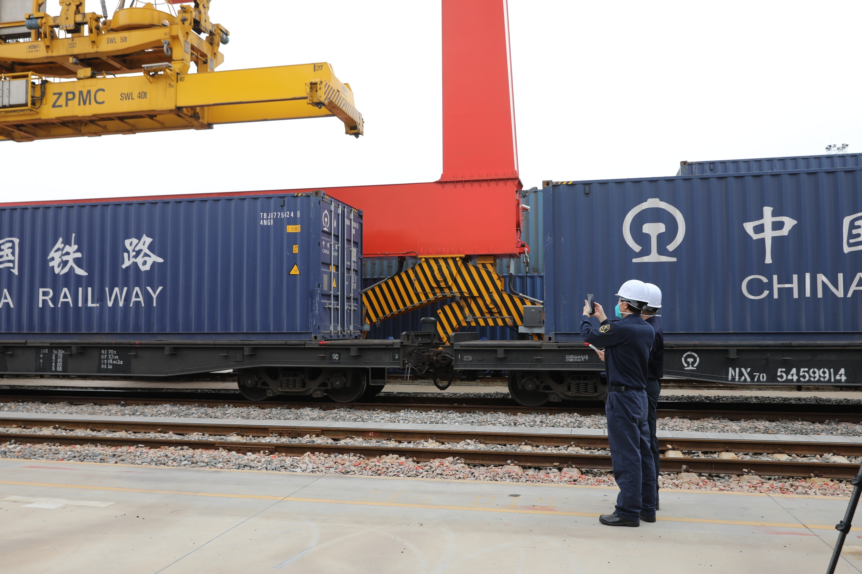 今年前4月廣州海關監管中歐班列開行列數和貨運量均成倍增長