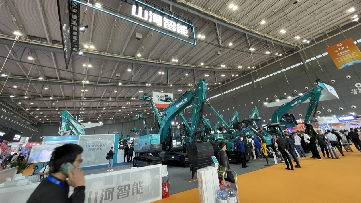 湖南工程機械企業大放異彩    科技成果成行業風向標