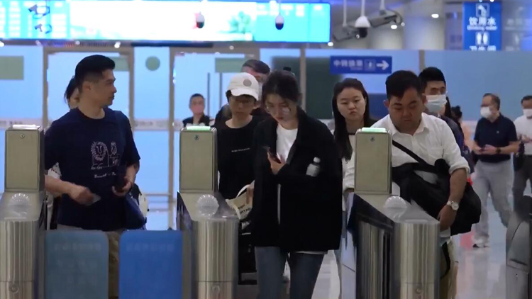 有片 | 深港兩地市民互通交流頻繁 跨境消費人氣旺