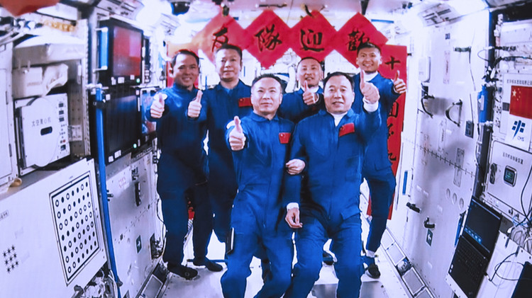 中國航天員太空「全家福」上新