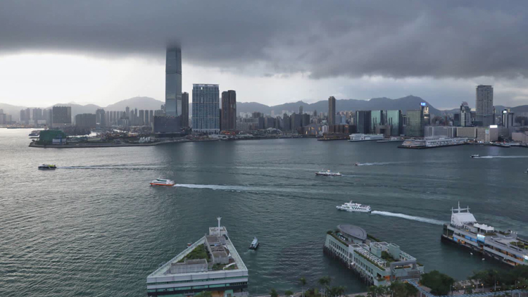 天文台：雷暴警告正生效 料局部地區狂風雷暴