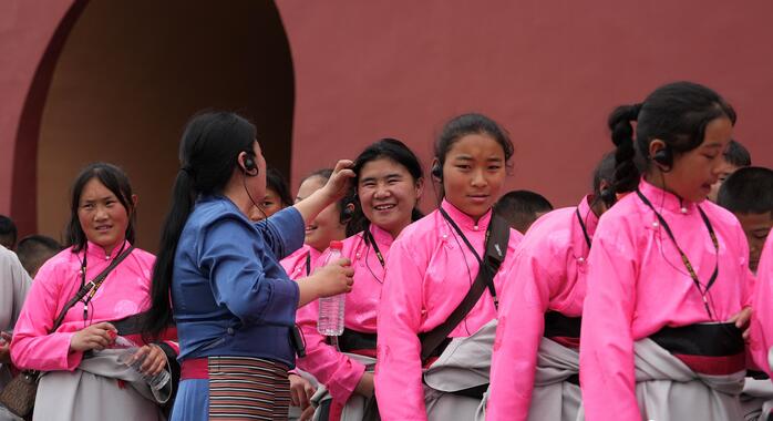 有片丨玉樹小朋友的人生第一次故宮遊學：故宮的「紅」很美