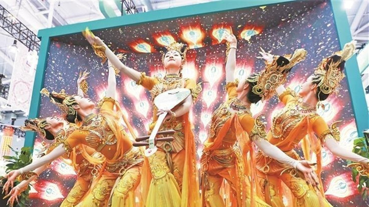 直擊文博會｜文旅融合：文化展台上唱好旅遊戲