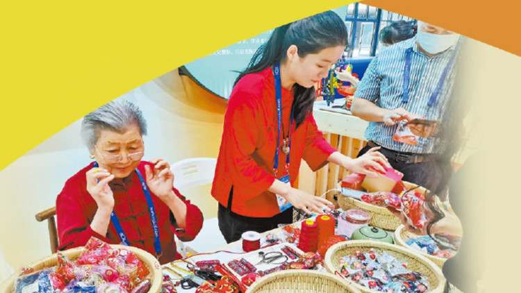 港媒睇文博 | 非遺大師現場炫技