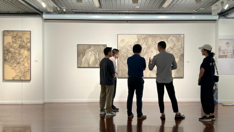 「雲夢心光」 張利勇當代水墨展亮相深美