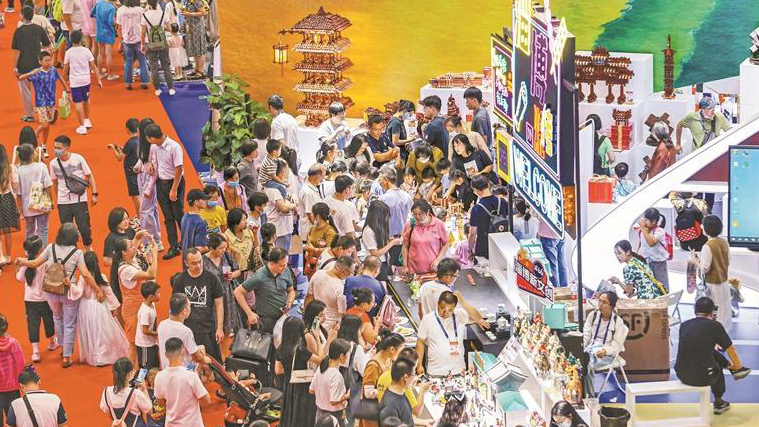 直擊文博會丨現場交流靈感碰撞 參展逛展兩不誤