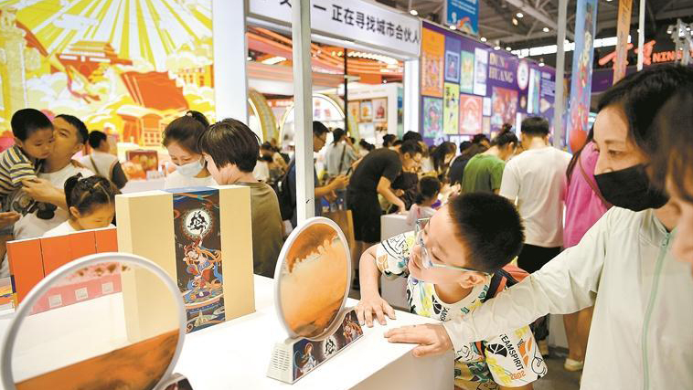 直擊文博會丨來一趟文博會加了300多個好友 參展商：會上籤大單 會後接着談