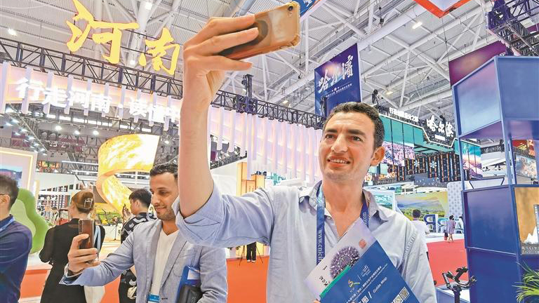 直擊文博會丨「簽大單，逛全球，促消費」成為文博會高頻熱詞